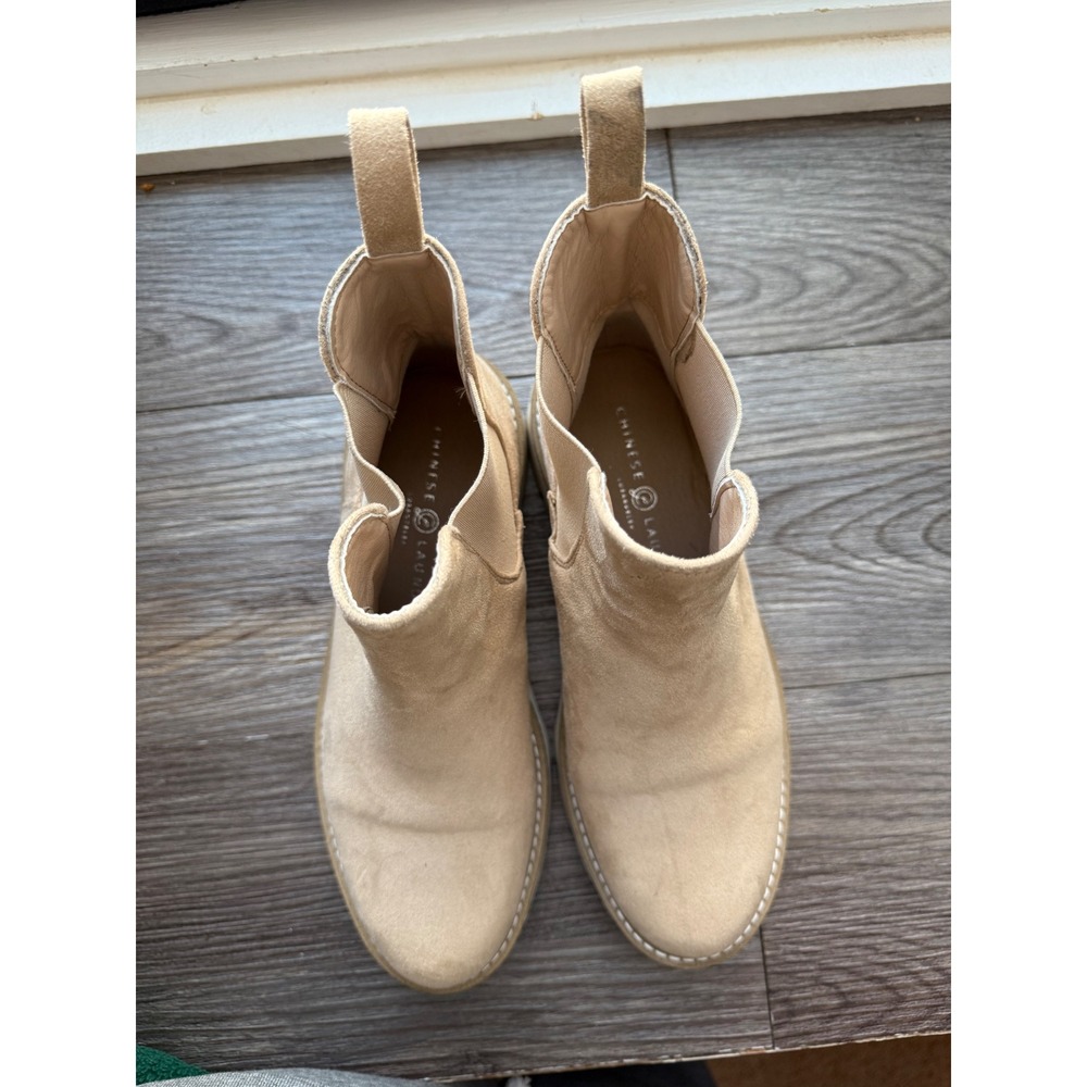 Chinese‎ Laundry Tan Suede Chelsea Boots Lug Sole Star Detail Women's Size 6.5